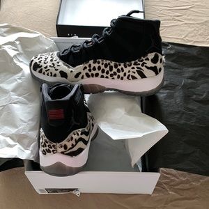 Brand new Womens Air Jordan 11 Retro - size 8.5